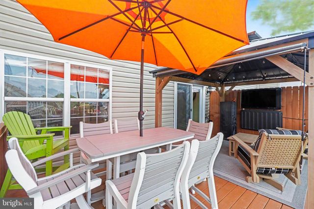 105 HAWK CT, Hummelstown, PA 17036