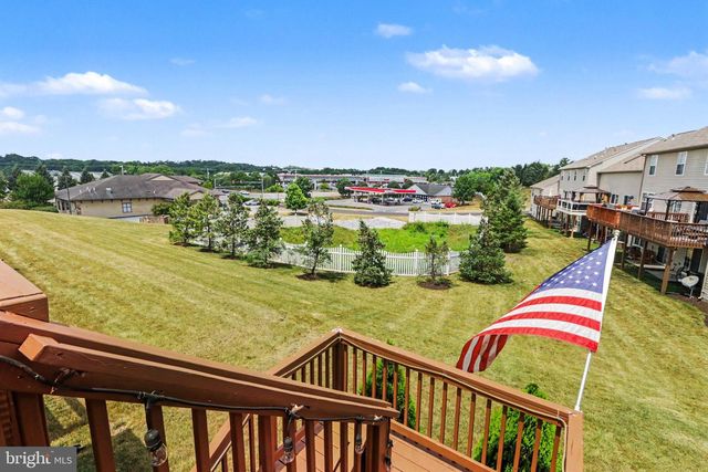 105 HAWK CT, Hummelstown, PA 17036