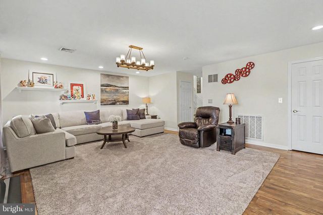 105 HAWK CT, Hummelstown, PA 17036
