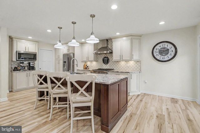 105 HAWK CT, Hummelstown, PA 17036