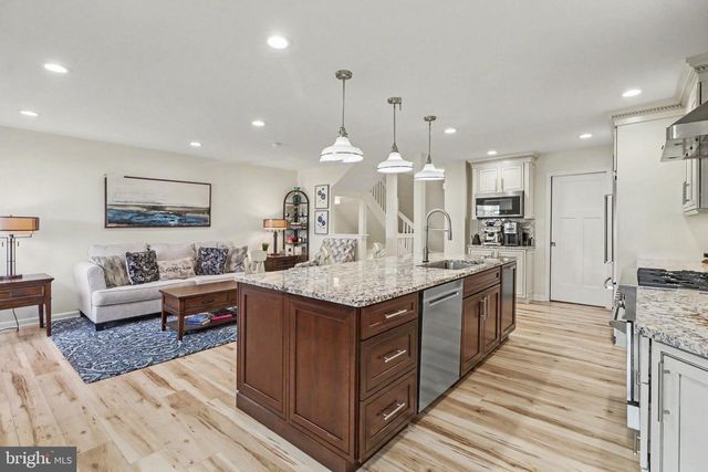 105 HAWK CT, Hummelstown, PA 17036