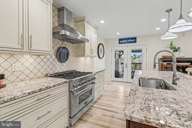 105 HAWK CT, Hummelstown, PA 17036