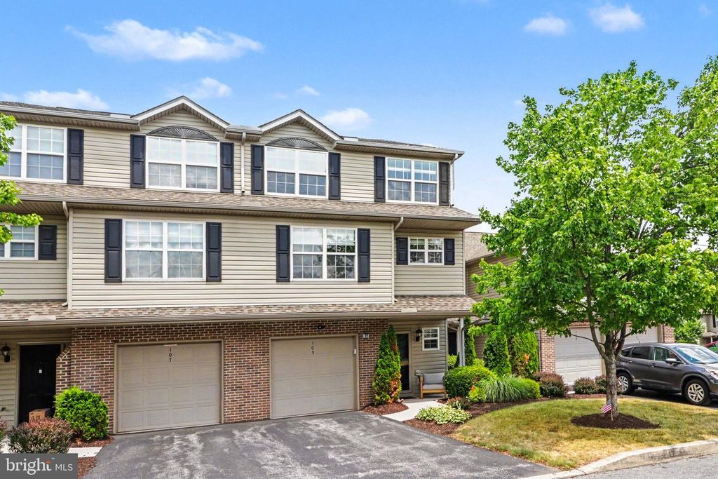 105 HAWK CT, Hummelstown, PA 17036
