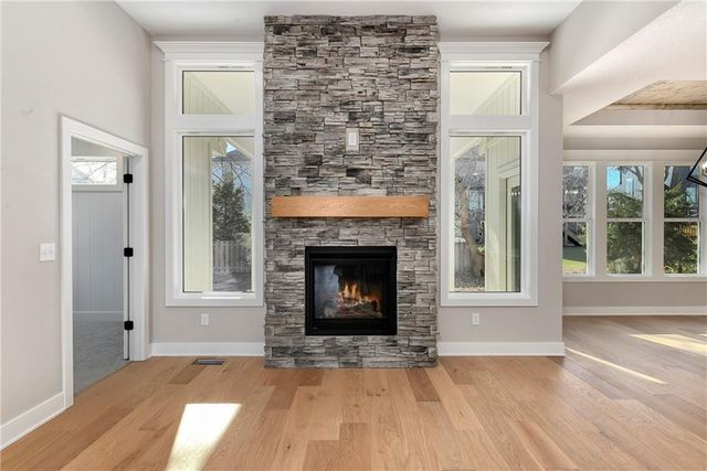 3940 SW Flintrock Drive, Lee's Summit, MO 64082