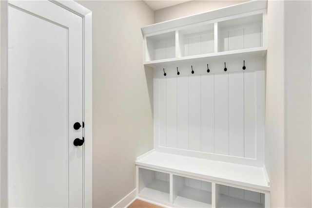 3940 SW Flintrock Drive, Lee's Summit, MO 64082