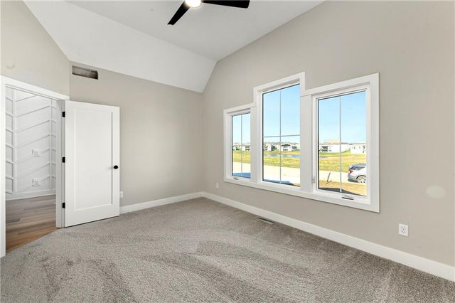 3940 SW Flintrock Drive, Lee's Summit, MO 64082