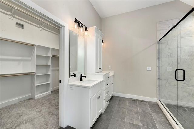 3940 SW Flintrock Drive, Lee's Summit, MO 64082