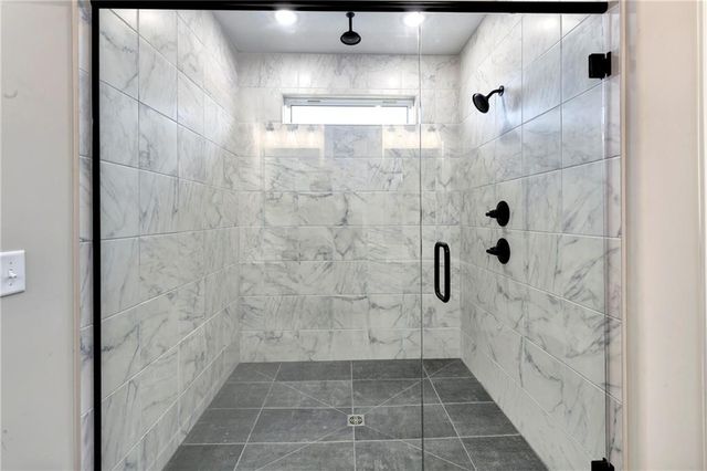 3940 SW Flintrock Drive, Lee's Summit, MO 64082