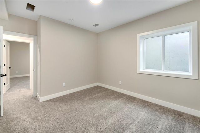 3940 SW Flintrock Drive, Lee's Summit, MO 64082