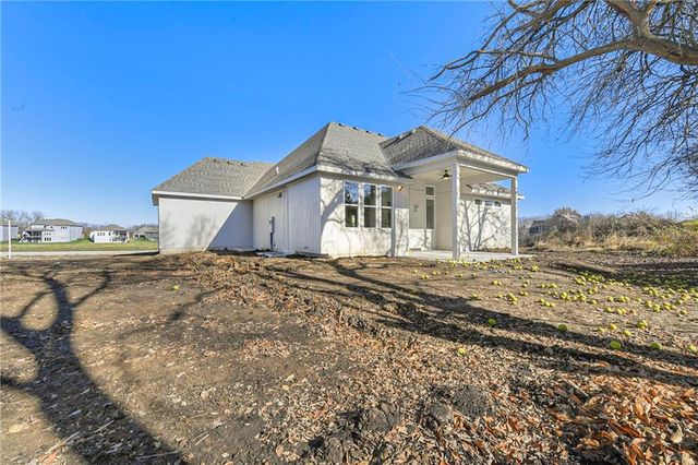 3940 SW Flintrock Drive, Lee's Summit, MO 64082