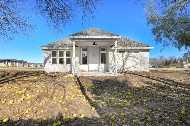 3940 SW Flintrock Drive, Lee's Summit, MO 64082