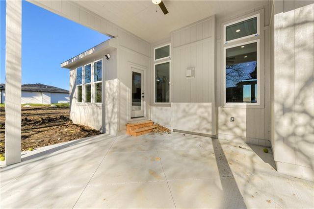 3940 SW Flintrock Drive, Lee's Summit, MO 64082