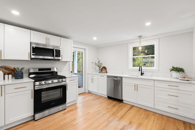 480 Forest St, Rockland, MA 02370