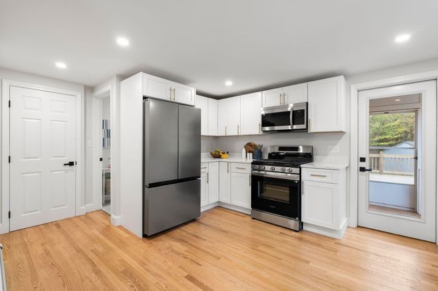 480 Forest St, Rockland, MA 02370