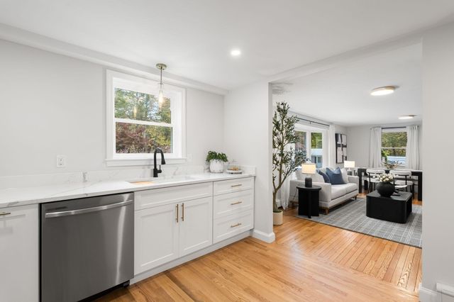 480 Forest St, Rockland, MA 02370