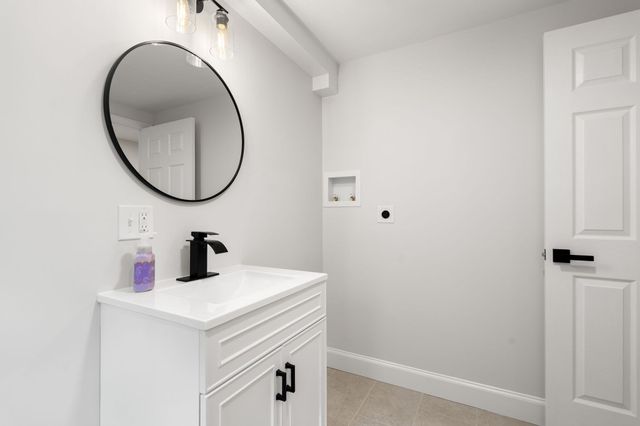 480 Forest St, Rockland, MA 02370