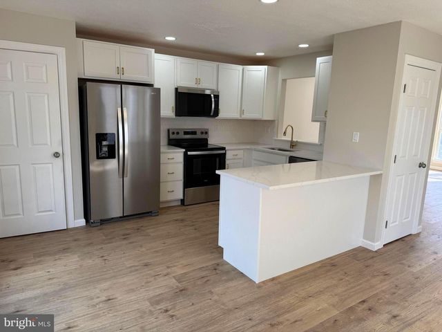 328 VICTORIA BLVD, Newark, DE 19702