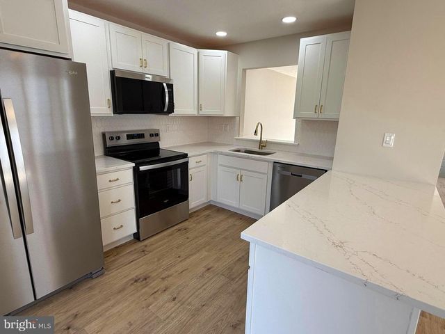 328 VICTORIA BLVD, Newark, DE 19702