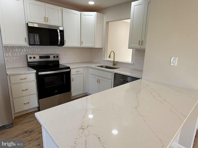 328 VICTORIA BLVD, Newark, DE 19702