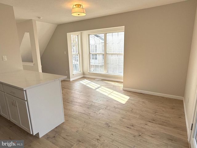 328 VICTORIA BLVD, Newark, DE 19702