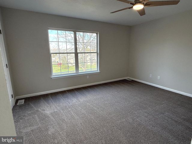 328 VICTORIA BLVD, Newark, DE 19702