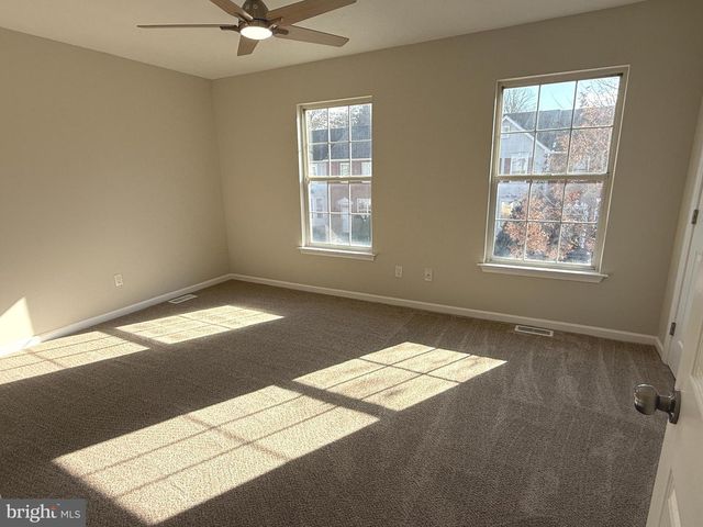 328 VICTORIA BLVD, Newark, DE 19702