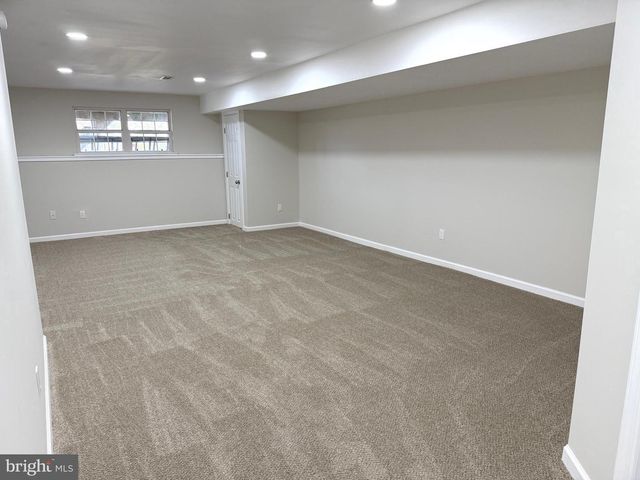 328 VICTORIA BLVD, Newark, DE 19702