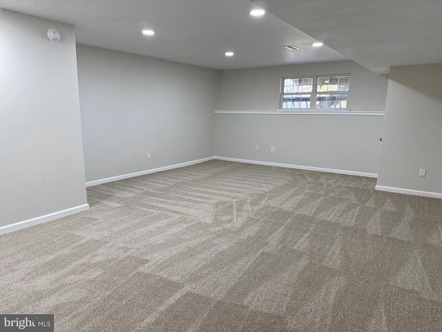 328 VICTORIA BLVD, Newark, DE 19702