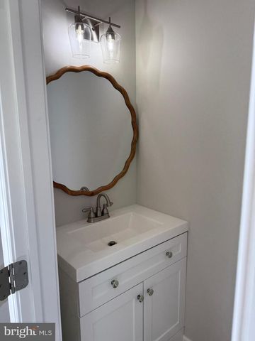 328 VICTORIA BLVD, Newark, DE 19702