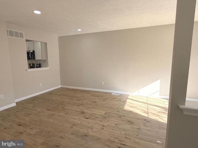 328 VICTORIA BLVD, Newark, DE 19702