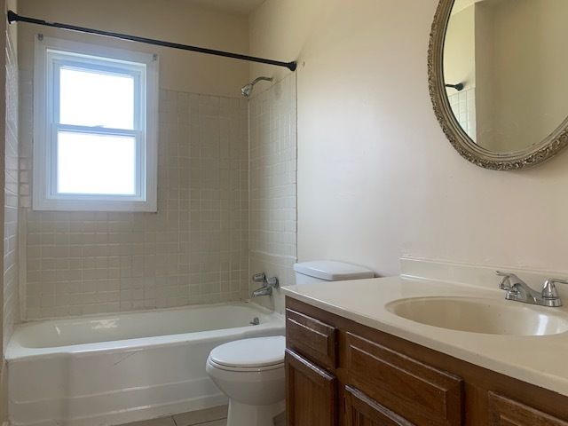 714 Cummings Avenue, Waukegan, IL 60085