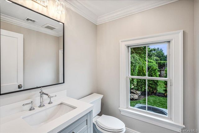 7 Yale Street, Garden City, NY 11530