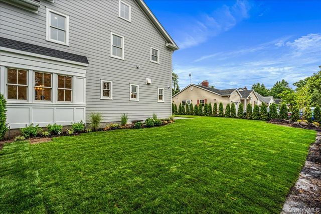 7 Yale Street, Garden City, NY 11530