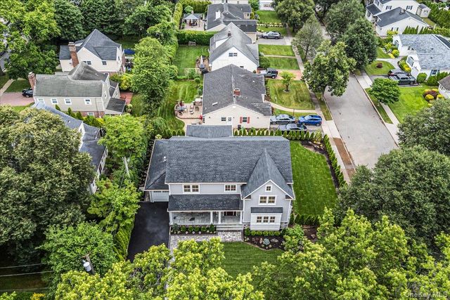 7 Yale Street, Garden City, NY 11530