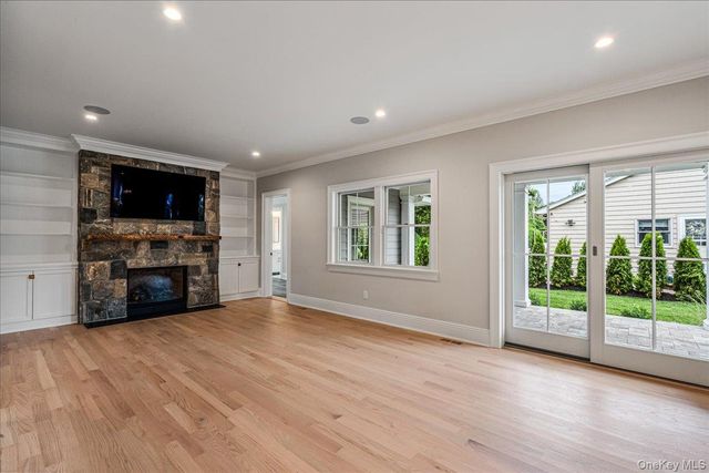 7 Yale Street, Garden City, NY 11530