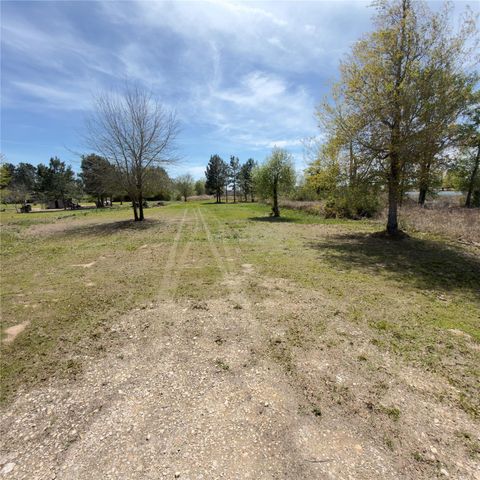 445 Road 5242, Cleveland, TX 77327