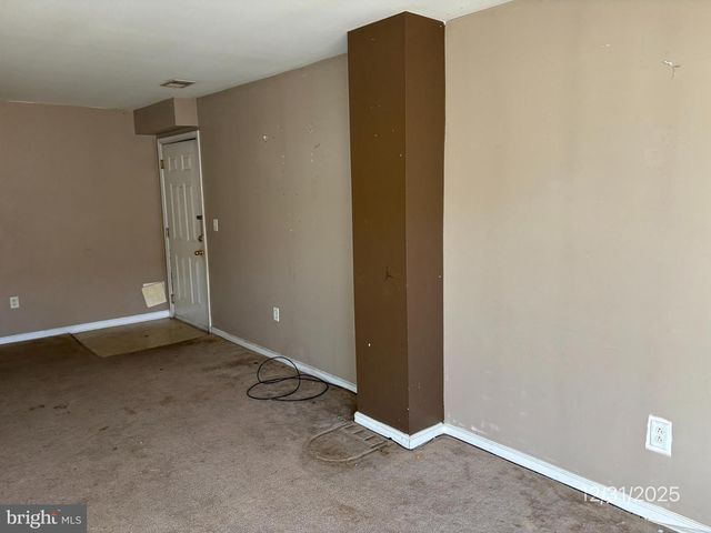 1031 DOGWOOD CT, New Brunswick, NJ 08901