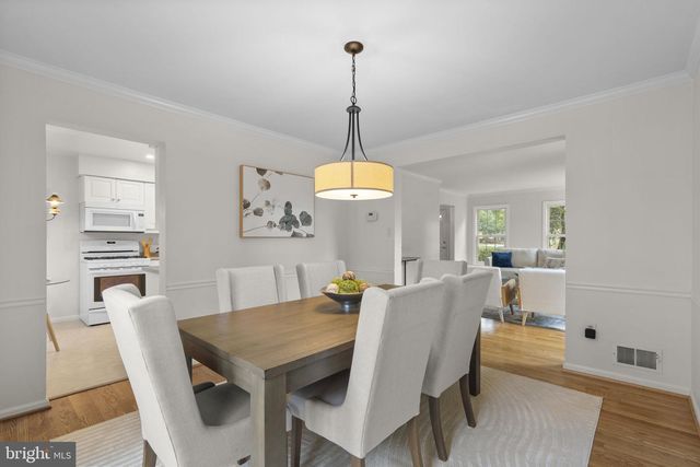2273 IDYLWOOD STATION LN, Falls Church, VA 22043