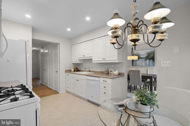 2273 IDYLWOOD STATION LN, Falls Church, VA 22043