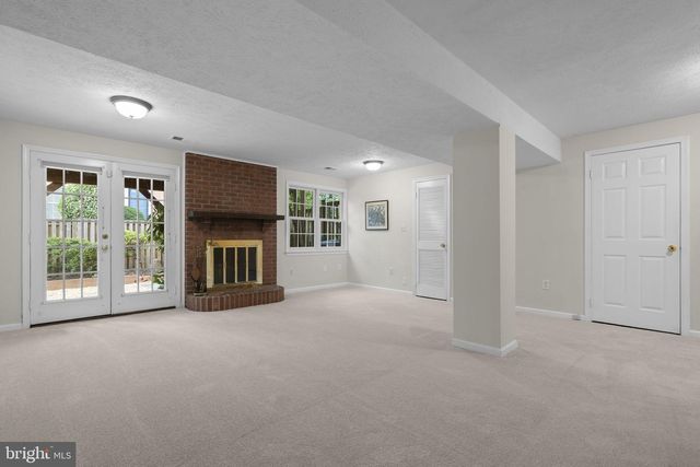 2273 IDYLWOOD STATION LN, Falls Church, VA 22043