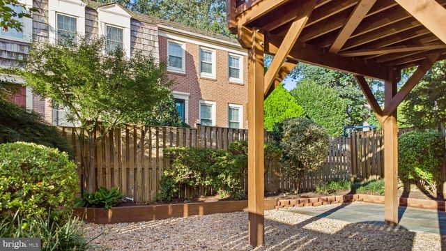 2273 IDYLWOOD STATION LN, Falls Church, VA 22043