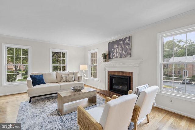 2273 IDYLWOOD STATION LN, Falls Church, VA 22043