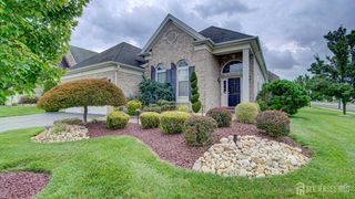 2 Troon Court, Monroe, NJ 08831