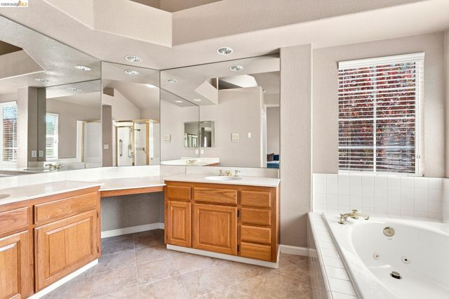 105 Heritage Park Dr, Danville, CA 94506