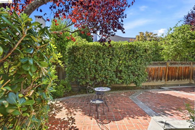 105 Heritage Park Dr, Danville, CA 94506