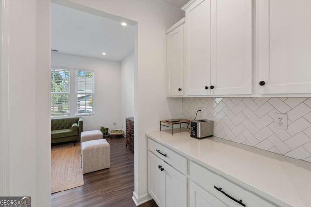 8125 Brewton Bend, Ball Ground, GA 30107