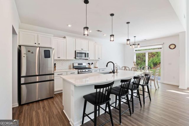 8125 Brewton Bend, Ball Ground, GA 30107