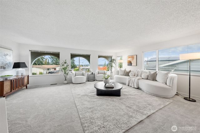 1825 N Lenore Drive, Tacoma, WA 98406