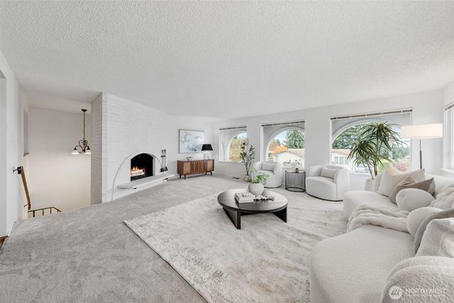 1825 N Lenore Drive, Tacoma, WA 98406