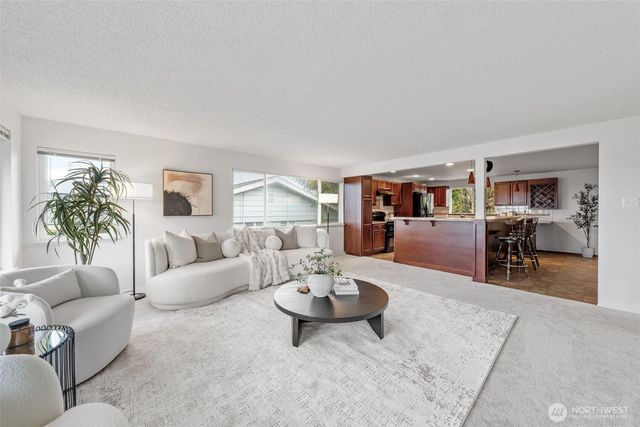 1825 N Lenore Drive, Tacoma, WA 98406